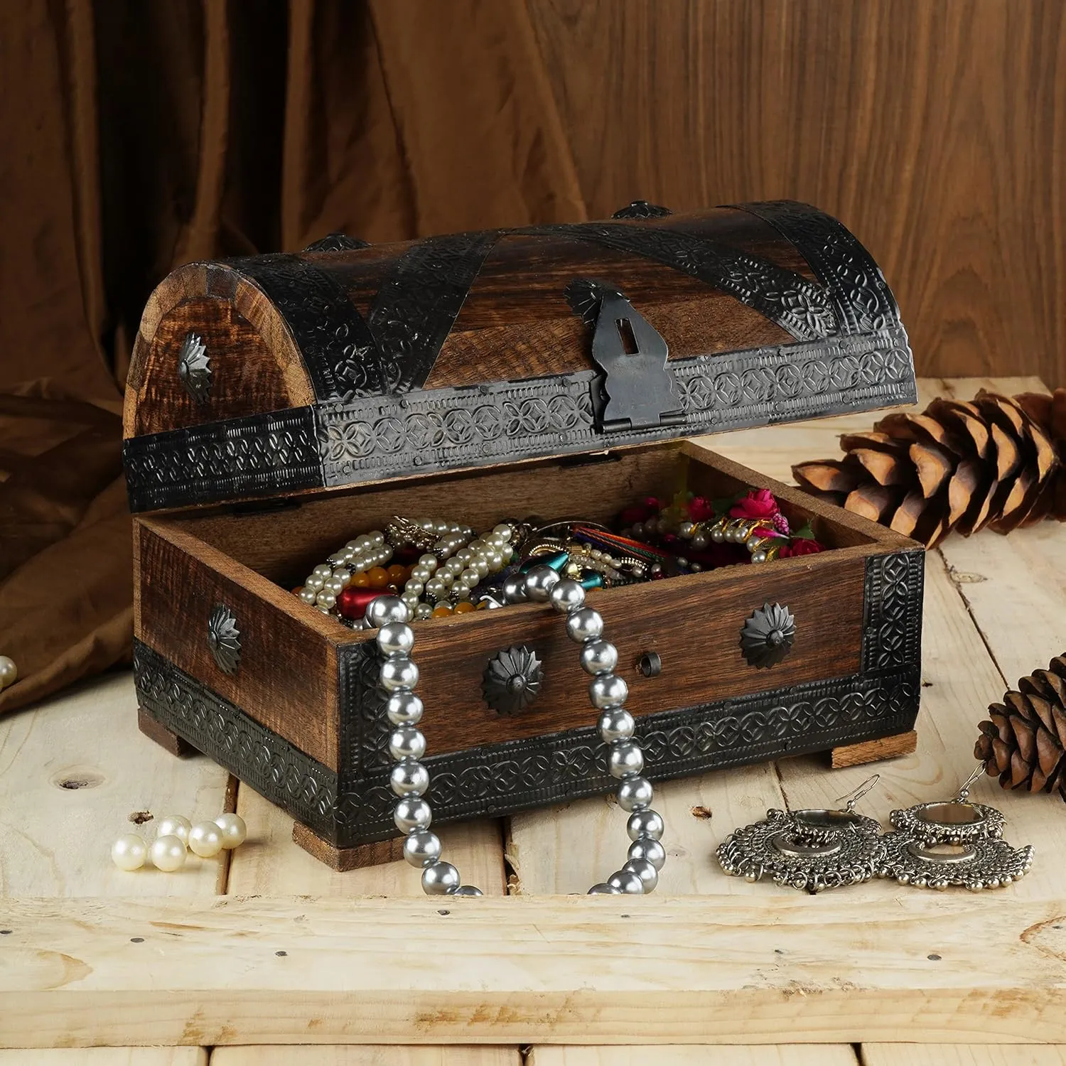 Ajuny Wooden Pirate Treasure Chest Jewelry Box ?C Handcrafted Vintage Keepsake Organizer with Shell Strips, Perfect for Necklaces, Earrings, and Trinkets, 9x6 Inch Gift Box