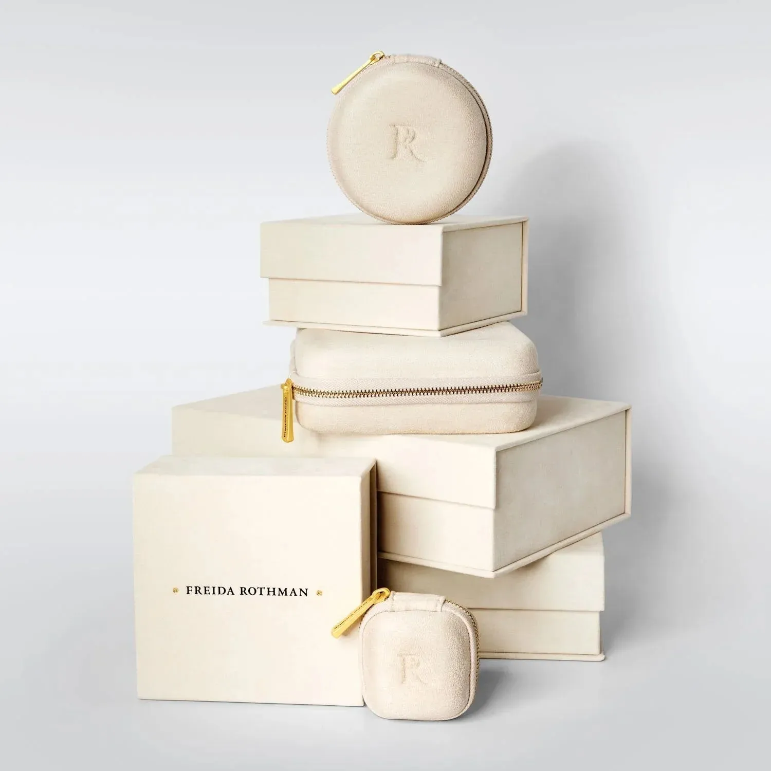 FR SIGNATURE REIMAGINED A Clover Stackable Bangle