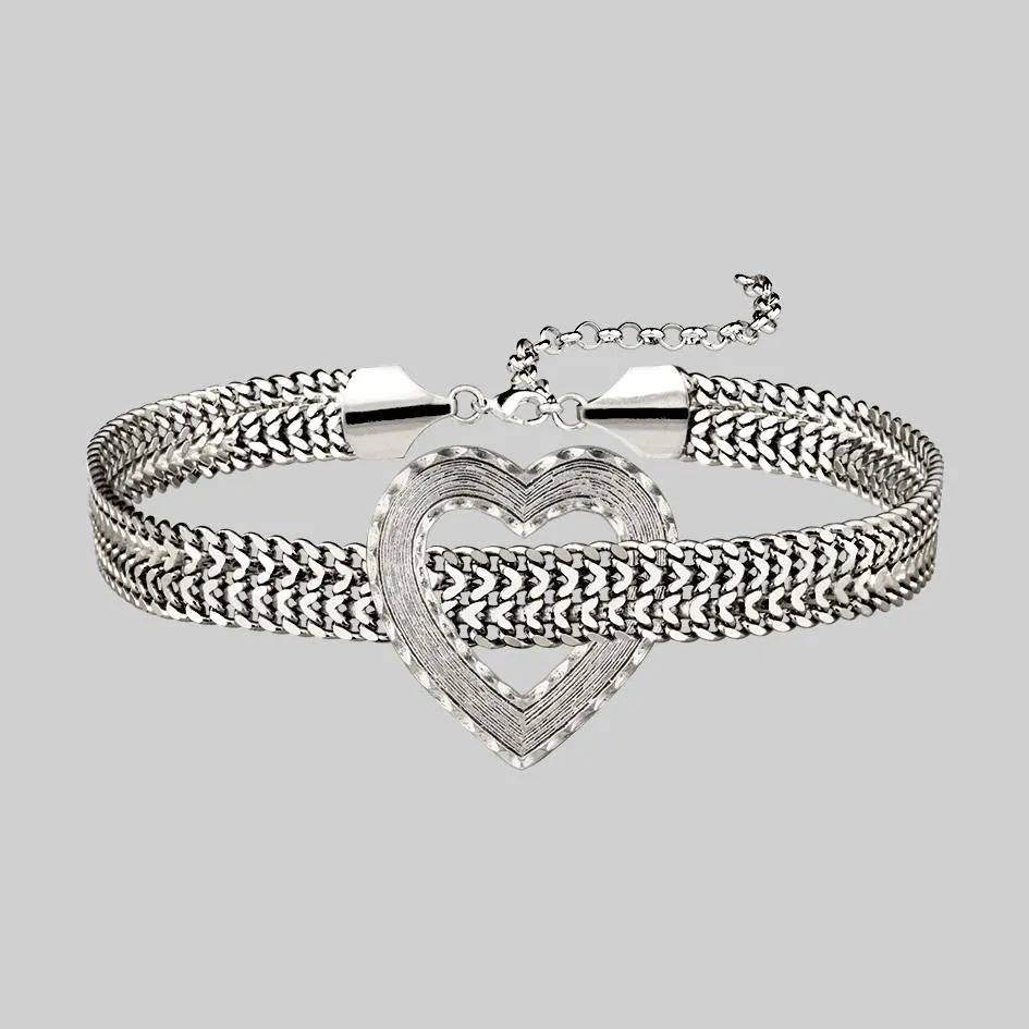 HANGIN HEART. Wide Curb Chain Choker - Silver