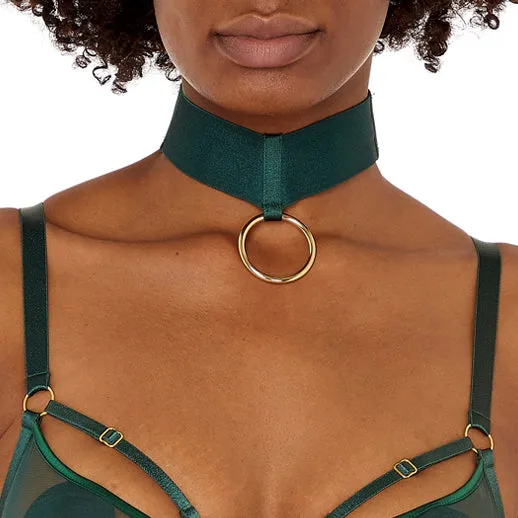 Kora bondage collar