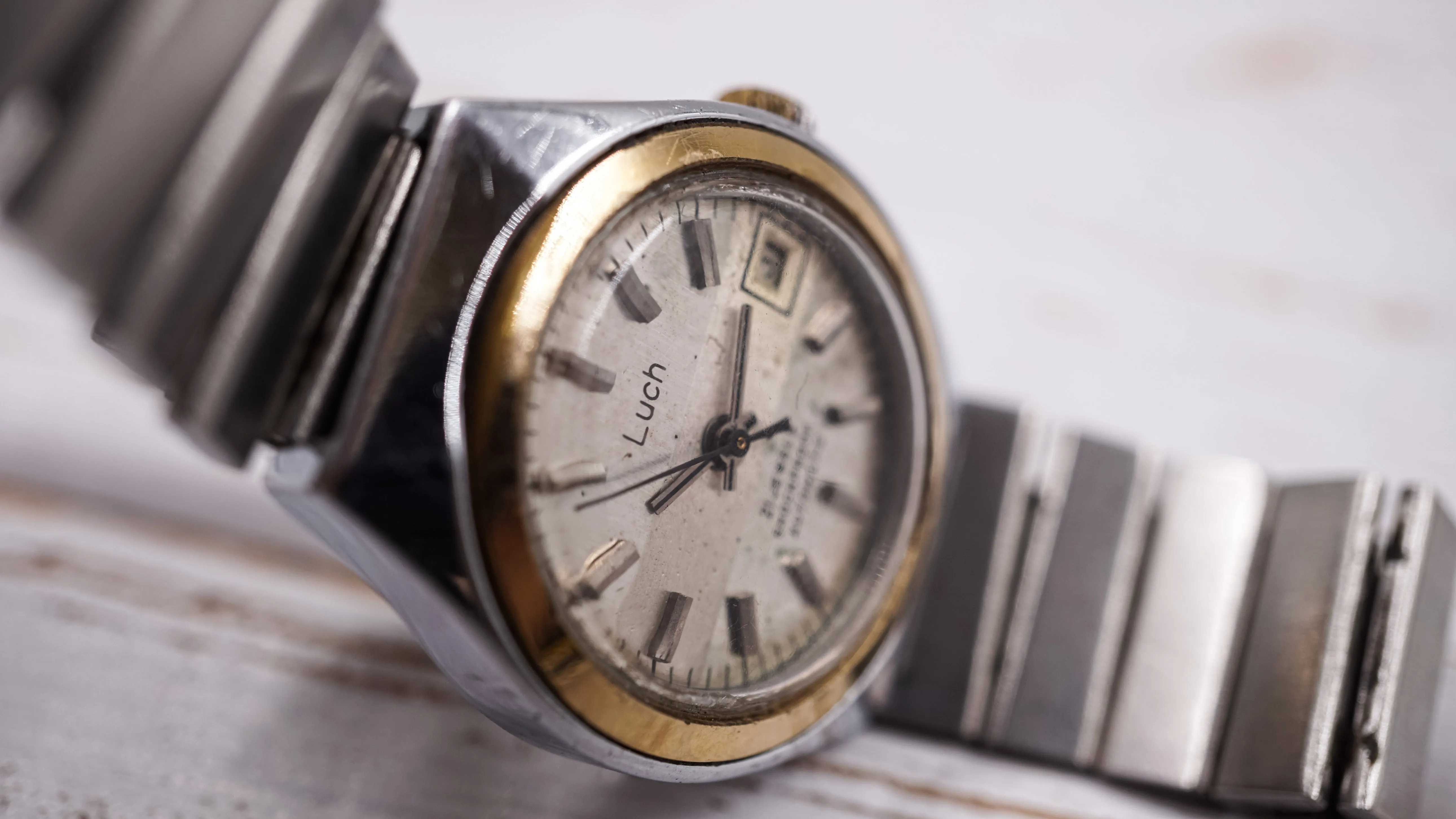 Luch 21 jewels vintage Soviet womens mechanical automatic wristwatch