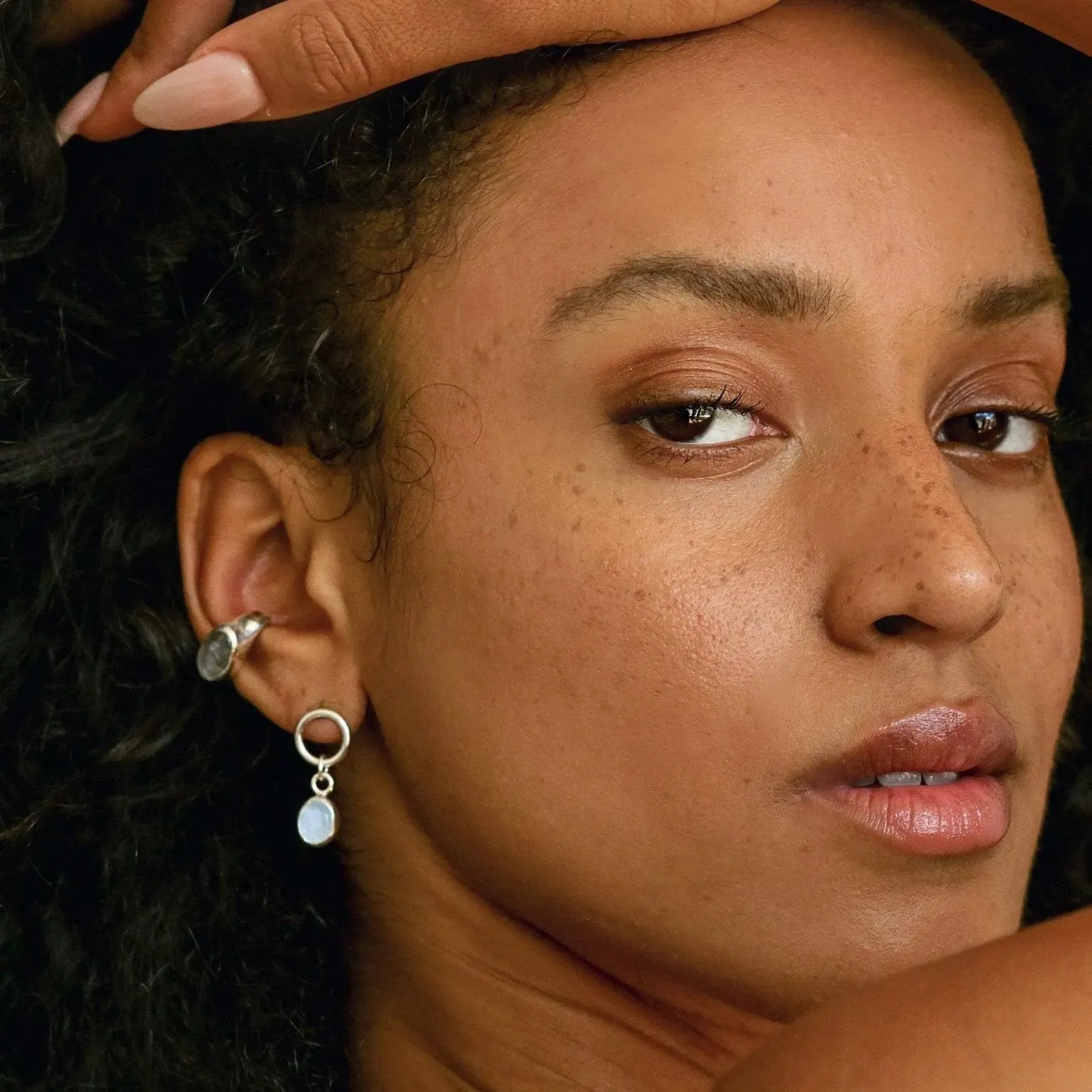 Oval Dangling Earrings