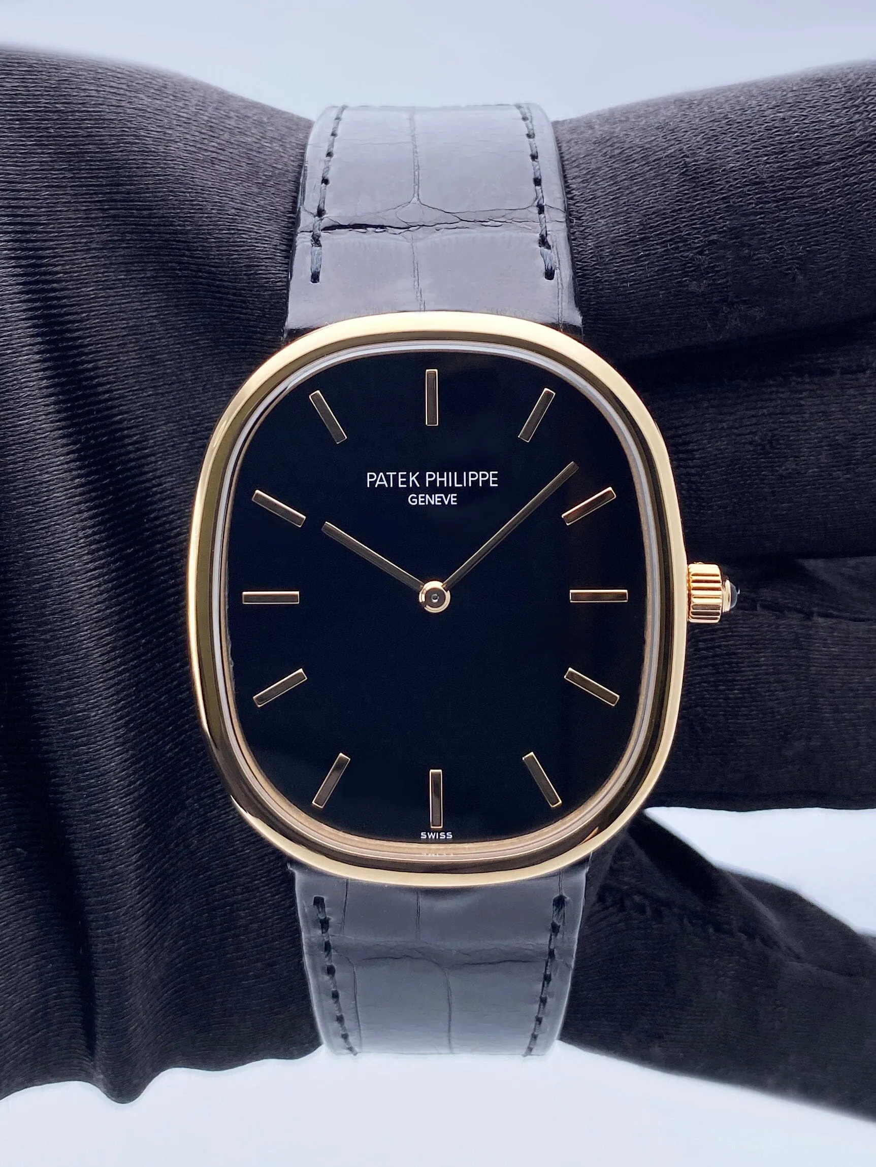 Patek Philippe Golden Ellipse 5738R Black Dial Mens Watch Box Papers
