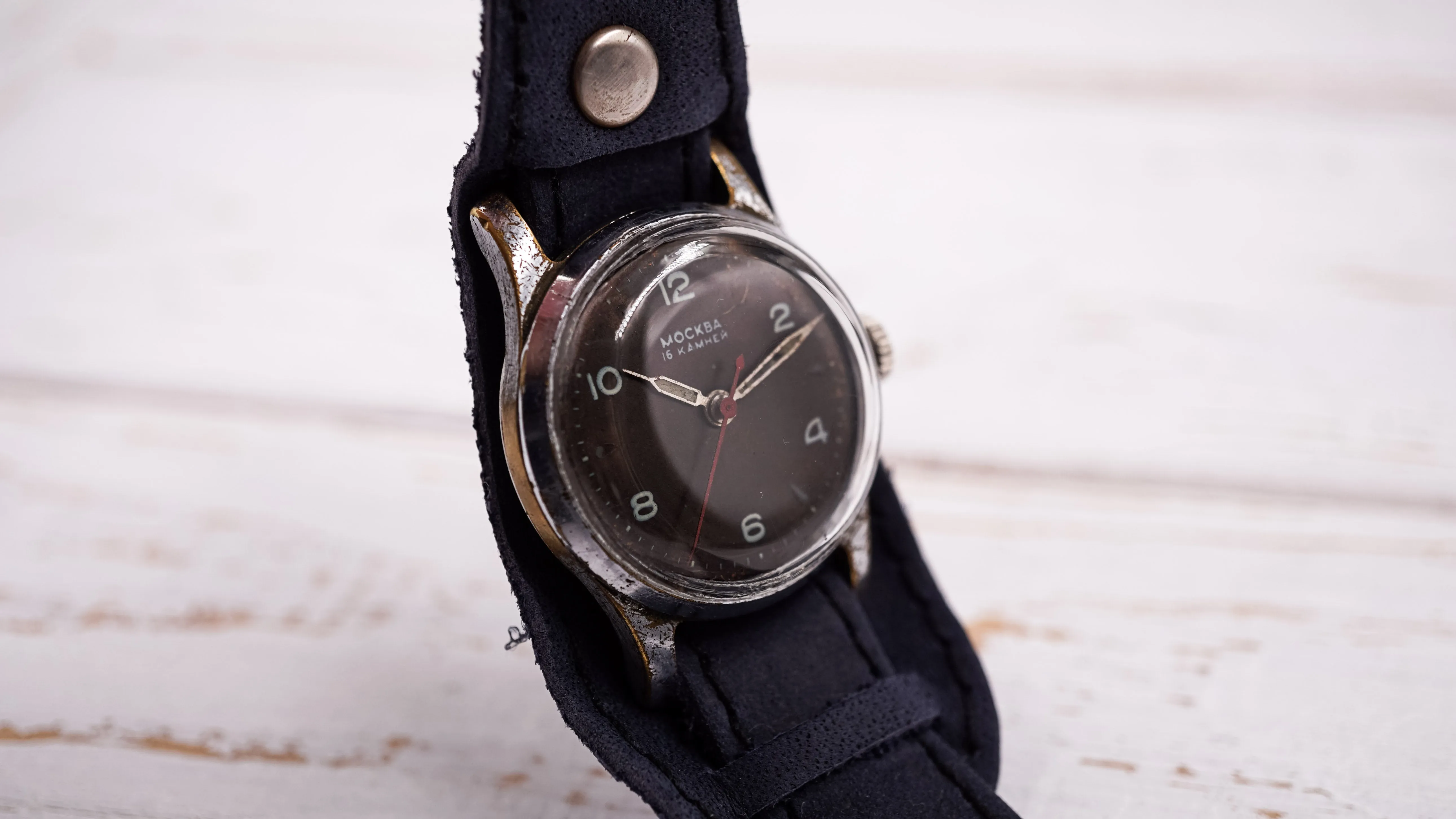 Retro Original Pobeda Moskva 2Q1957 Military Style wristwatch