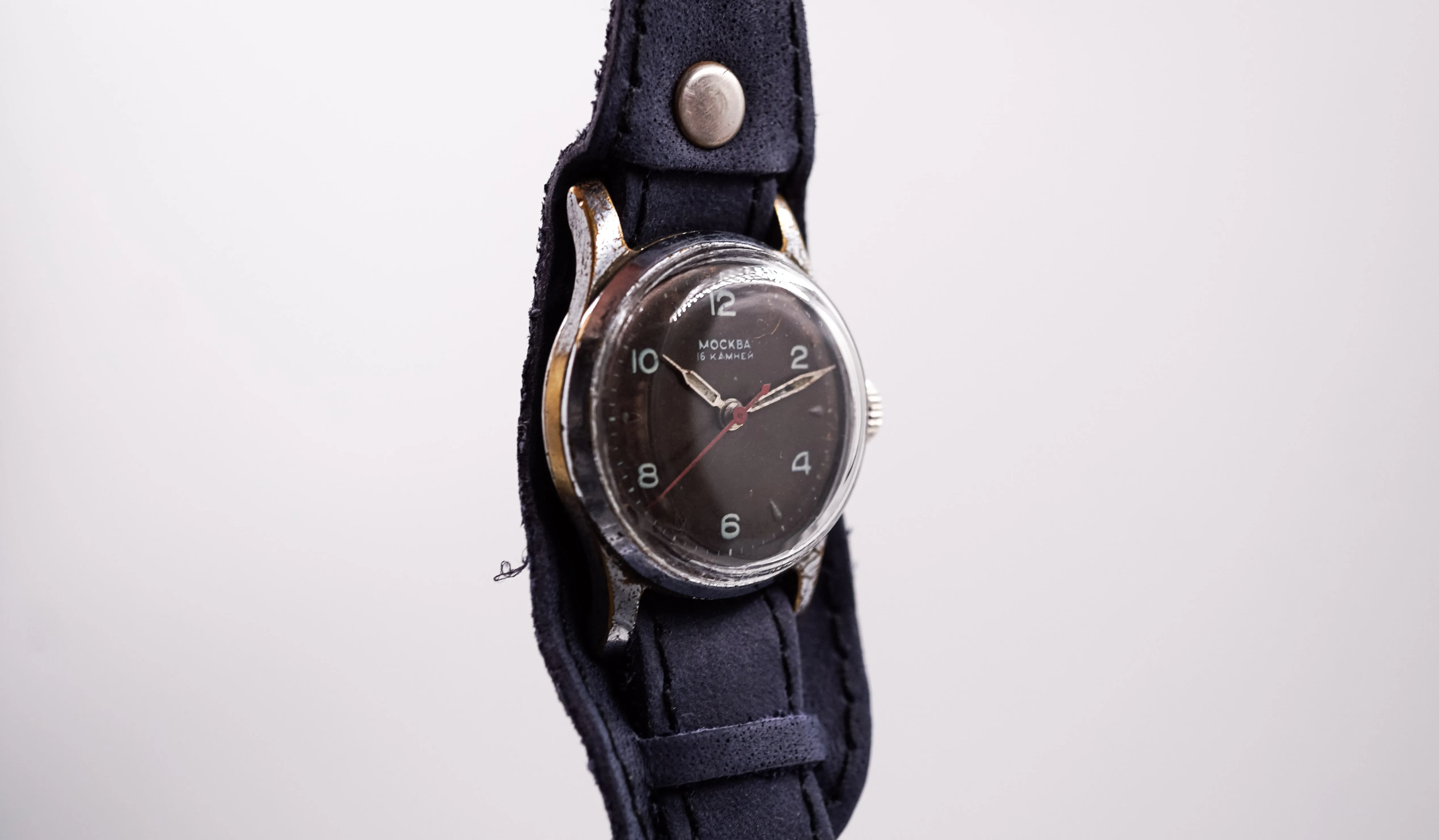 Retro Original Pobeda Moskva 2Q1957 Military Style wristwatch