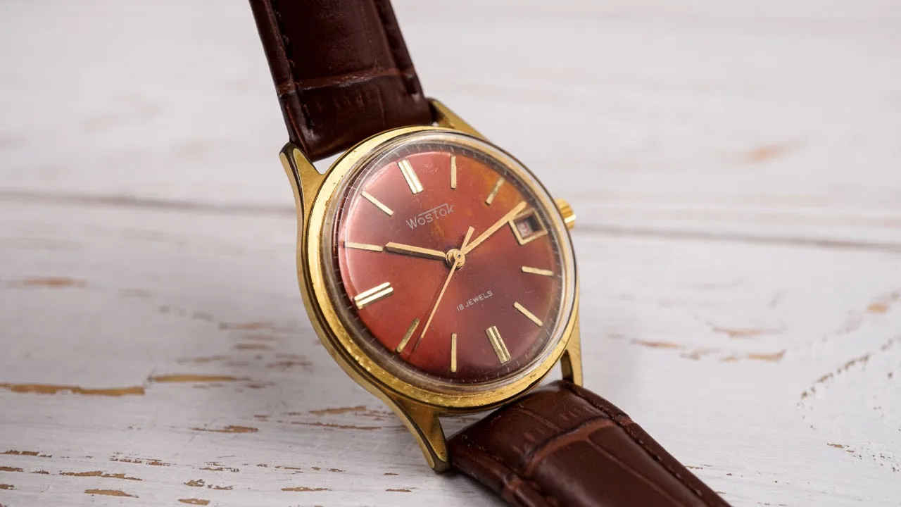 Vintage mechanical shockproof men's watch VOSTOK 2214 red dial