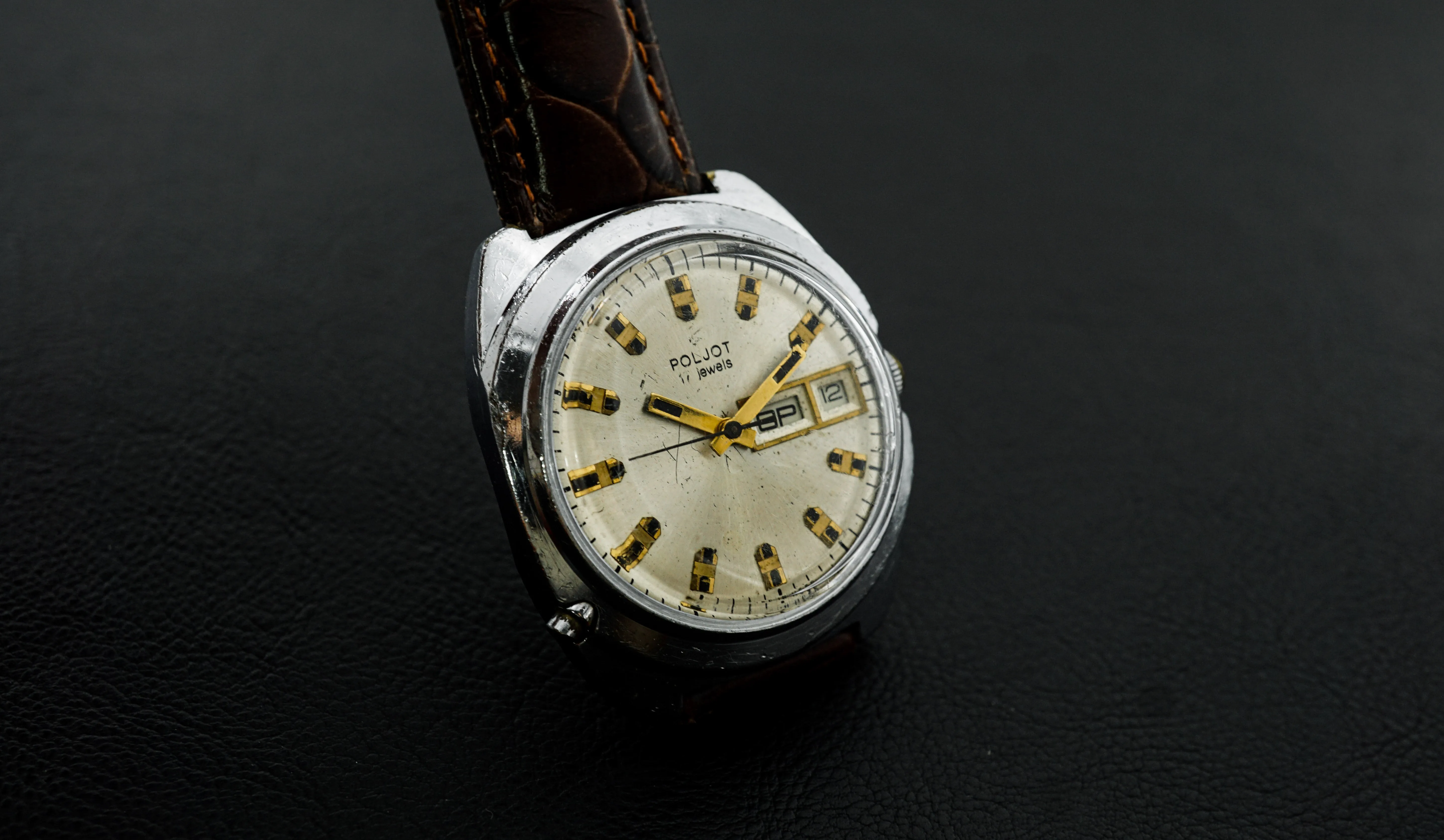 Vintage mechanical wristwatch Poljot 2528H dustproof