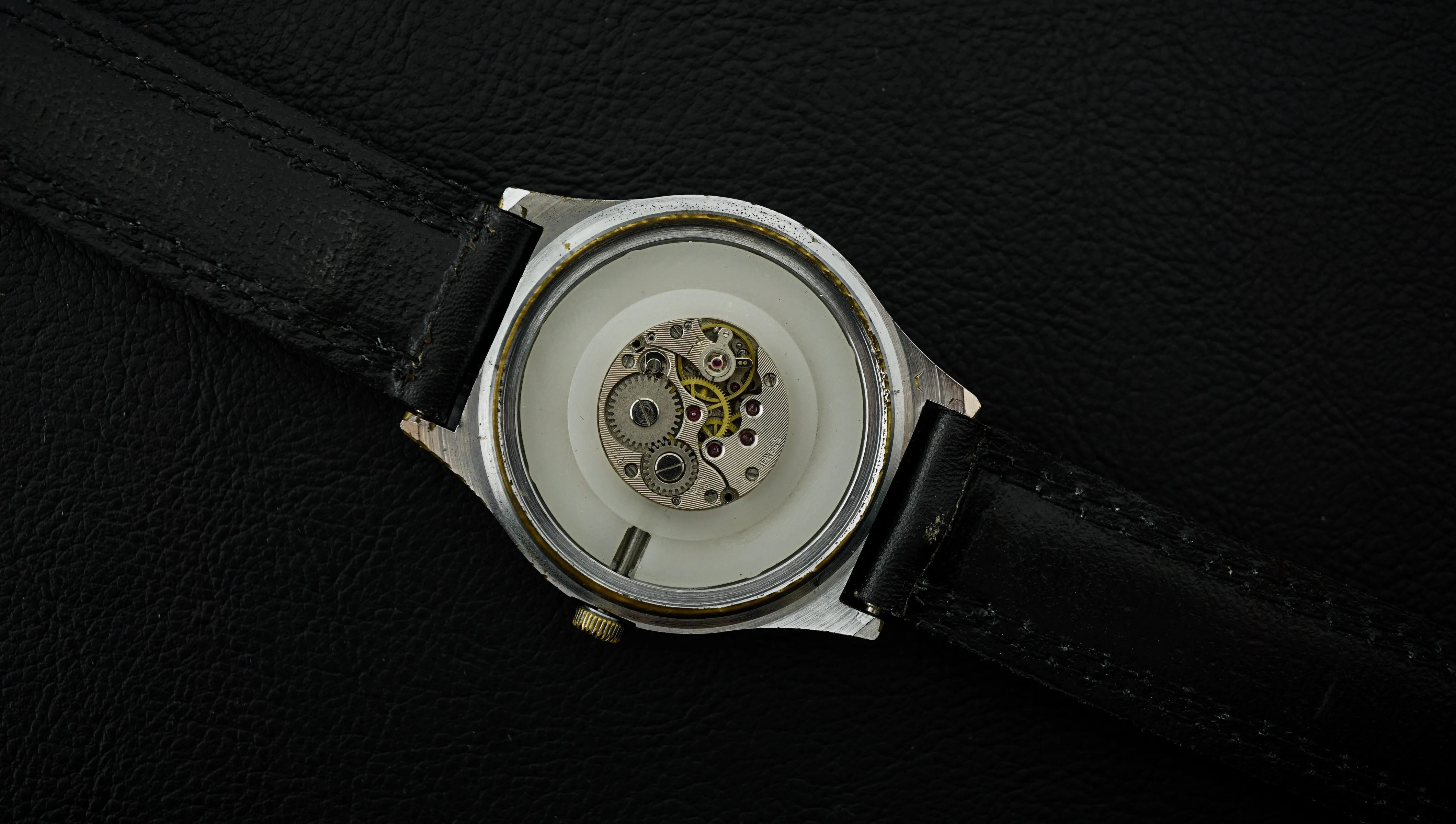 Vintage military Soviet mechanical men's watch Ofitserskiye Chaika