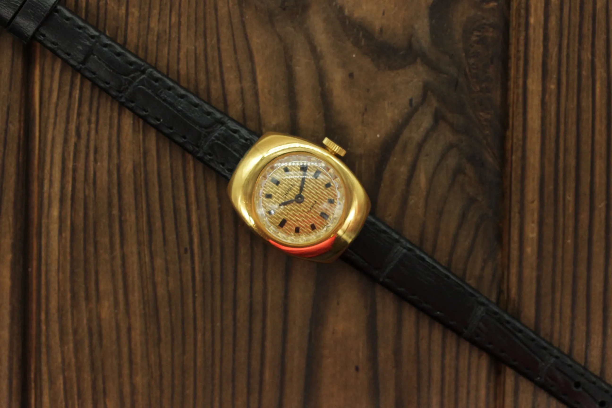 Vintage Soviet womens mechanical mini watch Chaika, gold plate case, cocktail wristwatch